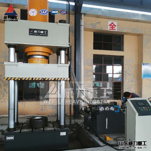 630噸玻璃鋼垃圾桶成型油壓機(jī)（伺服控制）